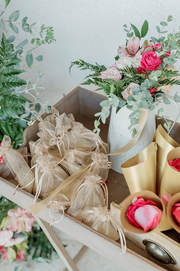 romantic-fall-wedding-evgenios-hills-colorful-flowers_10