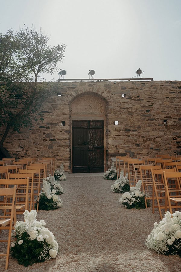 romantic-fall-wedding-naxos-white-flowers_06
