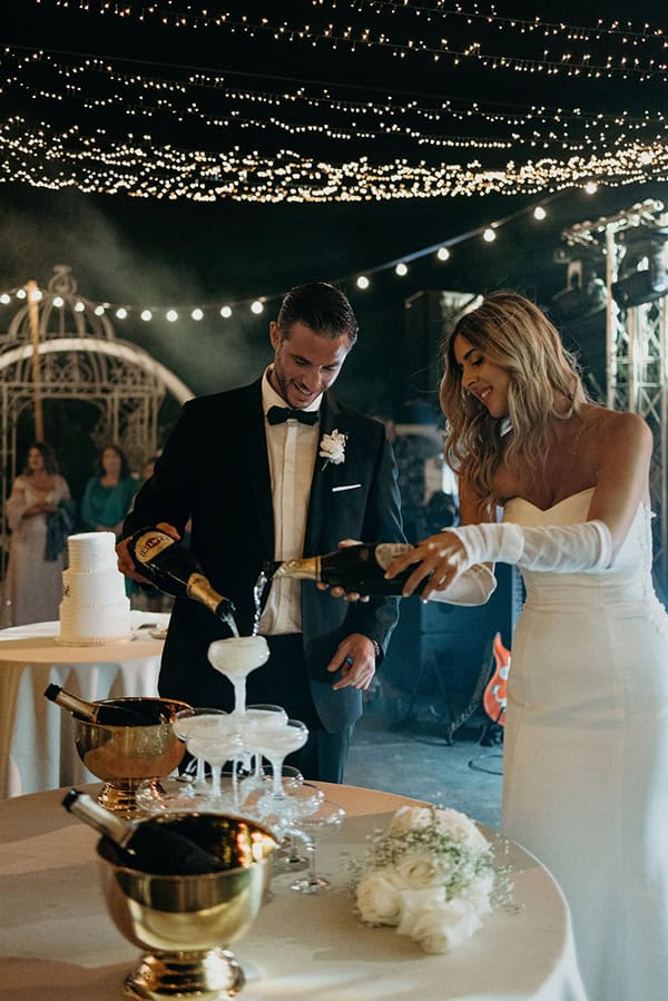 romantic-fall-wedding-naxos-white-flowers_20