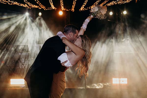 romantic-fall-wedding-naxos-white-flowers_21