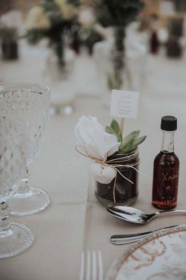 romantic-vintage-wedding-athens-pastel-hues_17w