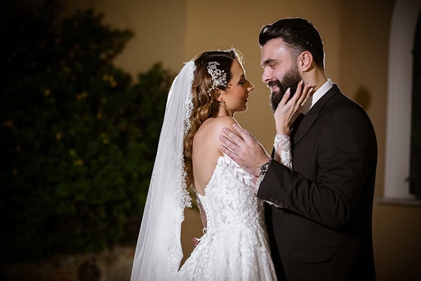 Ρομαντικός χειμωνιάτικος γάμος με κατακόκκινα τριαντάφυλλα | Μαριλένα & Δημήτρης