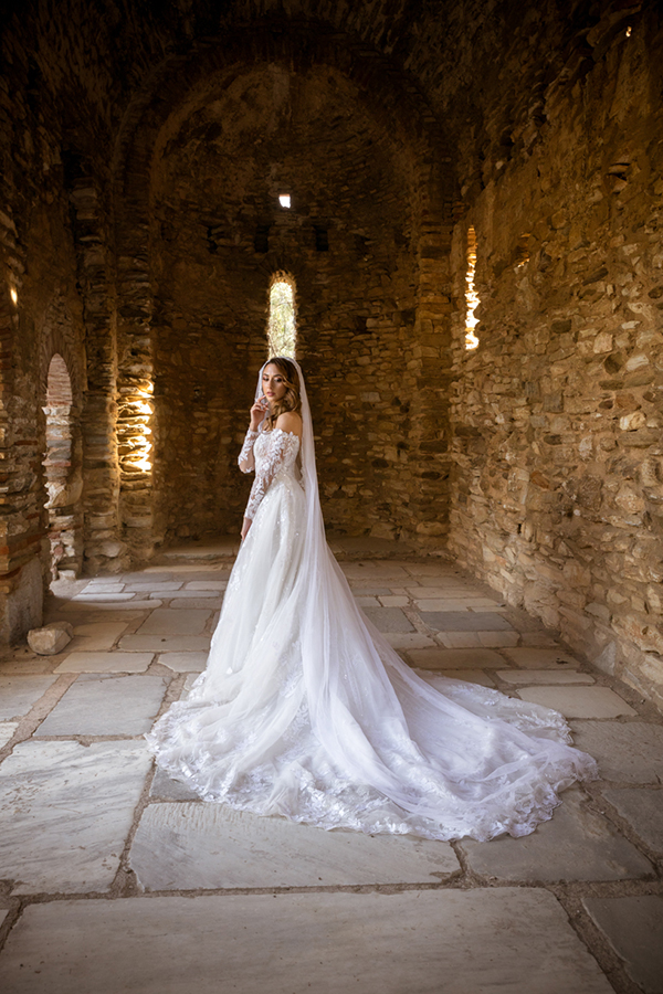 romantic-winter-wedding-red-roses_03