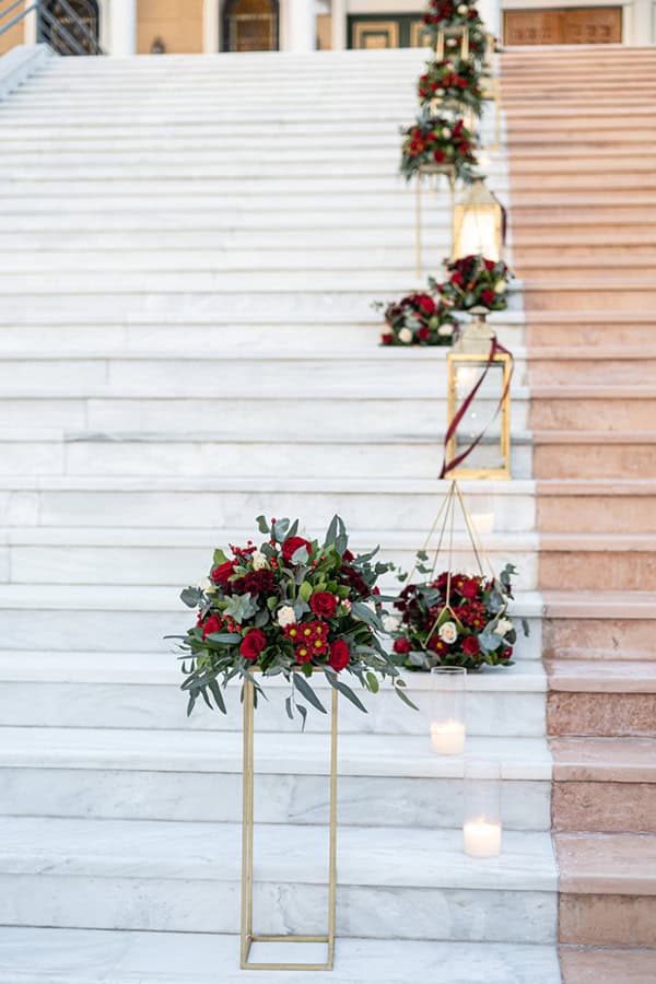 romantic-winter-wedding-red-roses_09