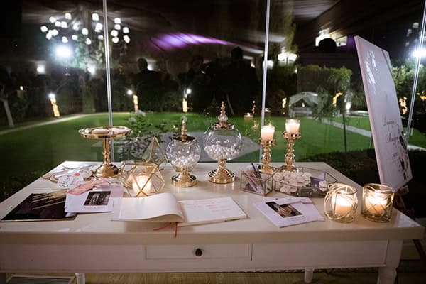 romantic-winter-wedding-red-roses_20