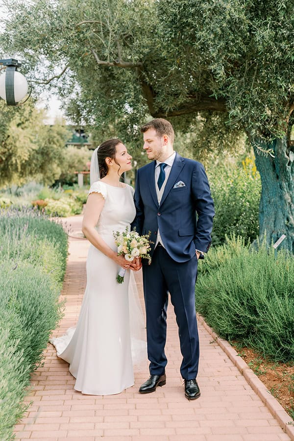 spring-wedding-kropias-gi-pastel-hues_01