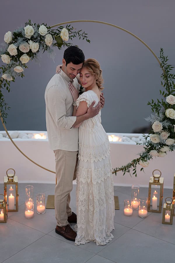 styled-shoot-santorini-white-flowers_11