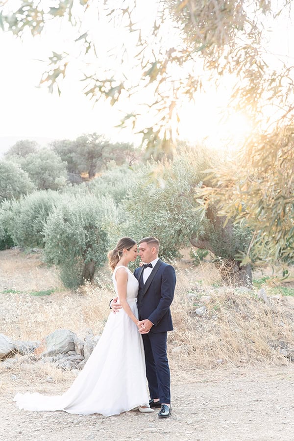 summer-wedding-antikyra-romantic-flowers_01