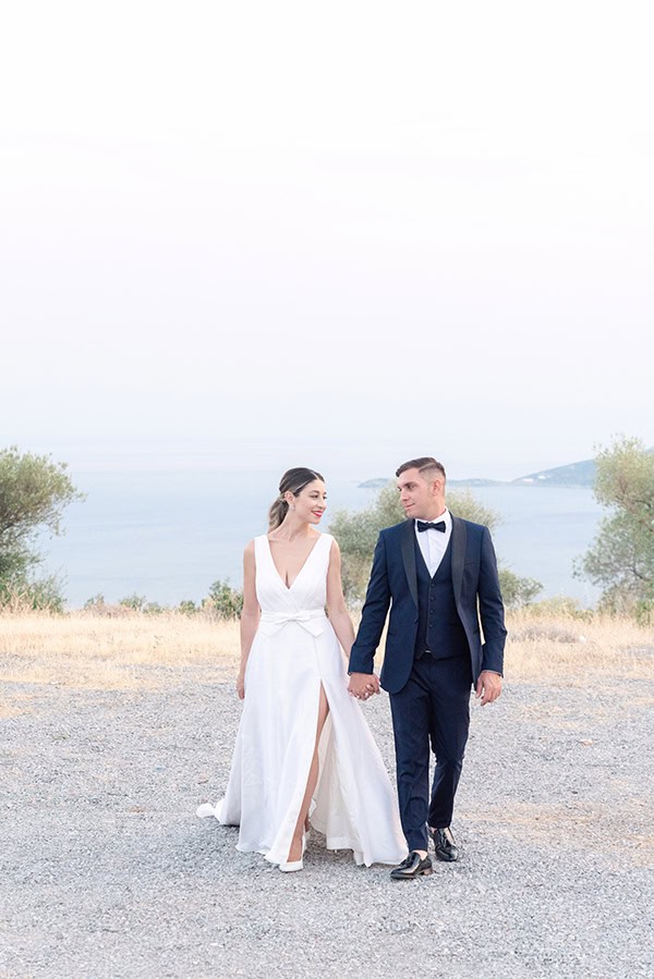 summer-wedding-antikyra-romantic-flowers_04