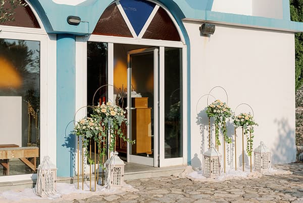 summer-wedding-antikyra-romantic-flowers_11