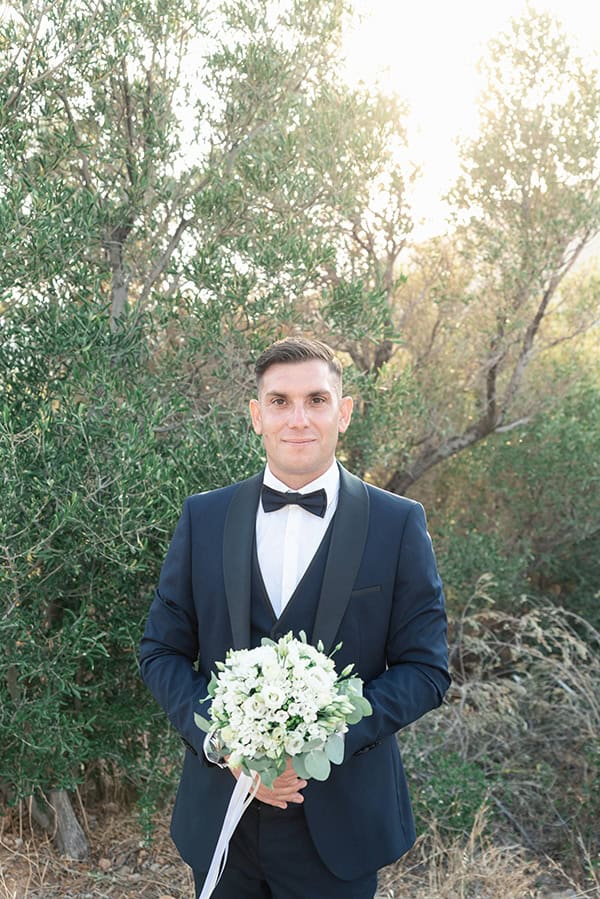 summer-wedding-antikyra-romantic-flowers_12