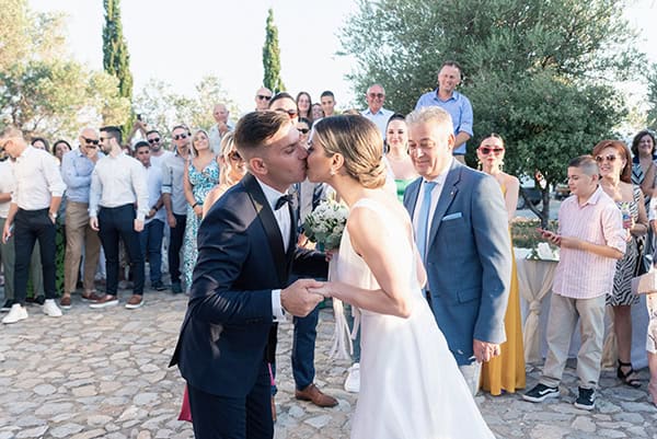 summer-wedding-antikyra-romantic-flowers_14