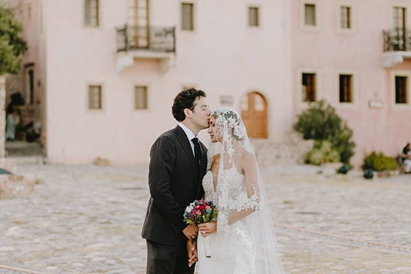 summer-wedding-ktima-petra-colorful-flowers_01