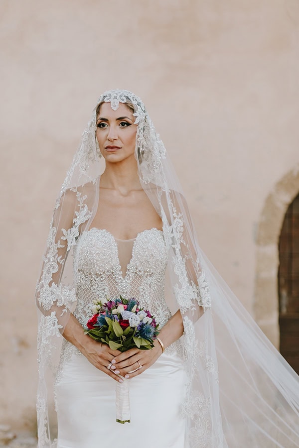 summer-wedding-ktima-petra-colorful-flowers_02