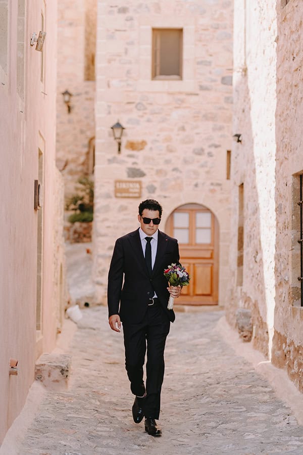 summer-wedding-ktima-petra-colorful-flowers_14