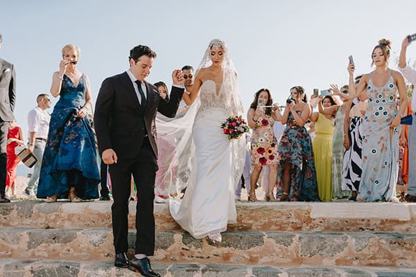 summer-wedding-ktima-petra-colorful-flowers_17