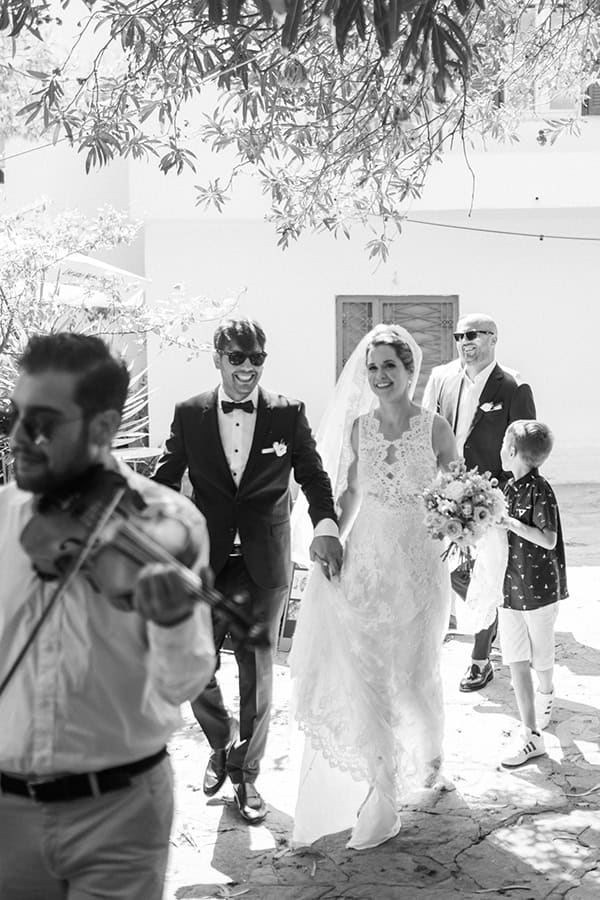 summer-wedding-tinos-peach-hues_13