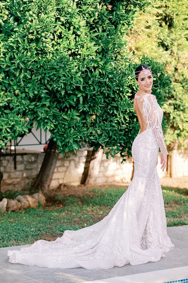 summer-wedding-white-roses-baby-breath_03x