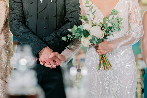 summer-wedding-white-roses-baby-breath_12x