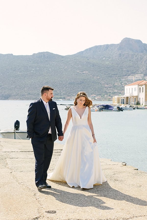 beautiful-summer-wedding-with-white-florals_01