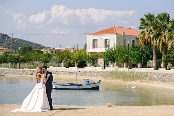 beautiful-summer-wedding-with-white-florals_03x