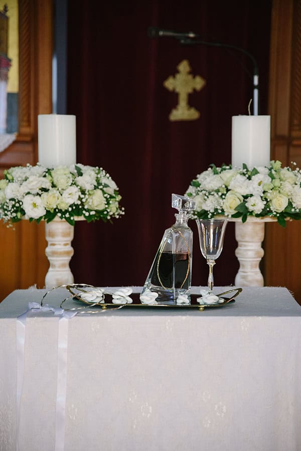 beautiful-summer-wedding-with-white-florals_10