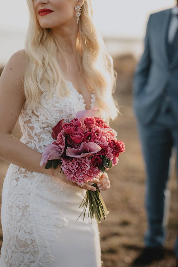destination-fall-wedding-athens-fucshia-flowers_04x