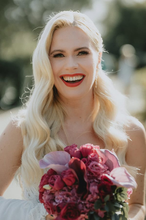 destination-fall-wedding-athens-fucshia-flowers_10