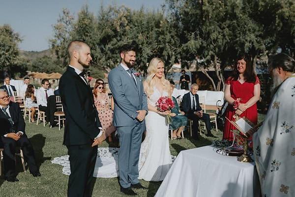 destination-fall-wedding-athens-fucshia-flowers_18