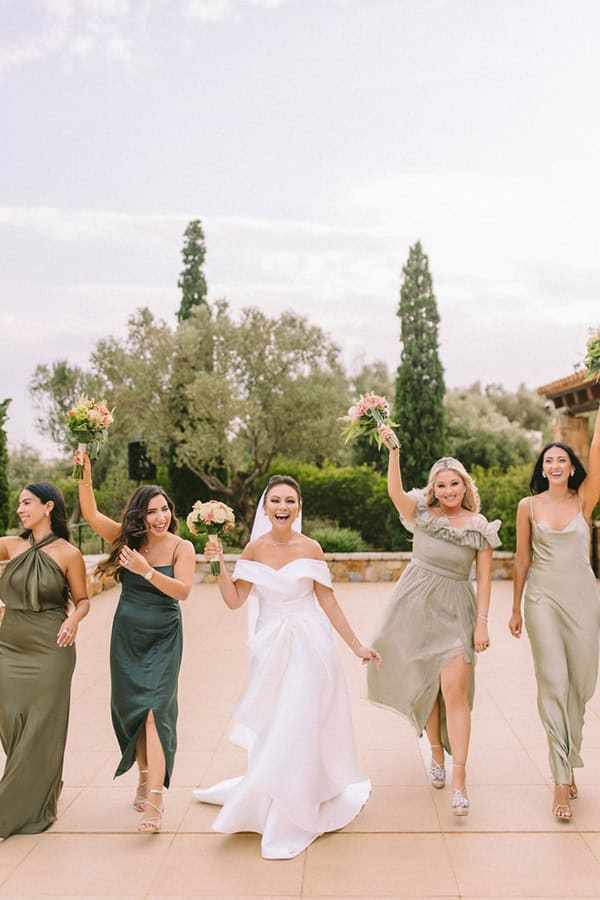 destination-wedding-pyrgos-petreza-romantic-flowers_16