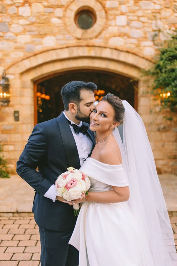 destination-wedding-pyrgos-petreza-romantic-flowers_22