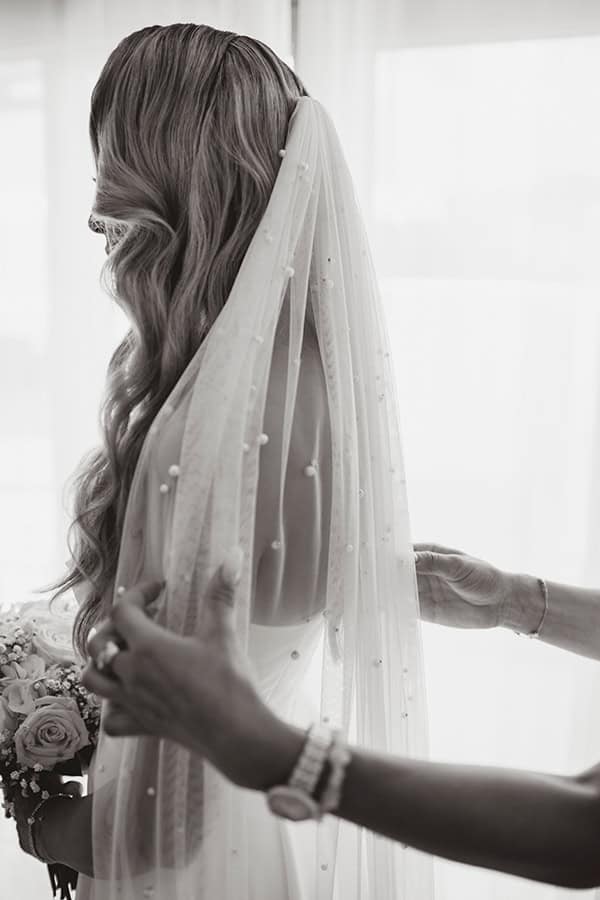 destination-wedding-santorini-magical-setting_09