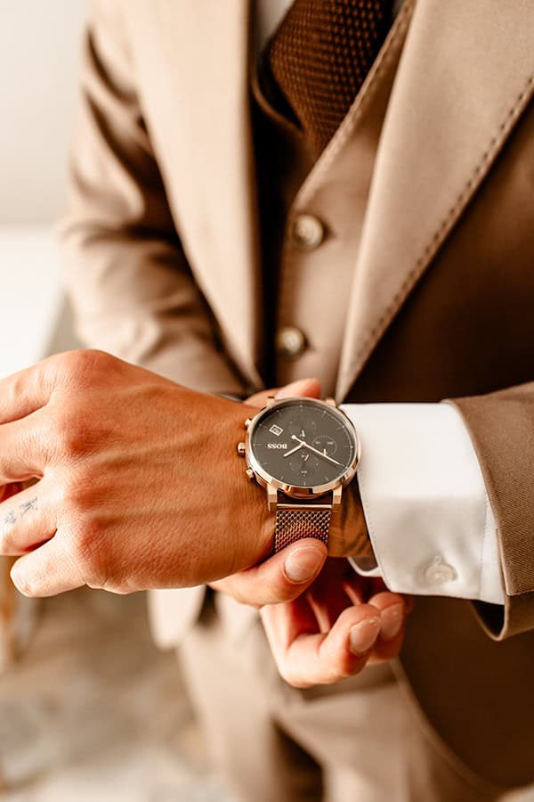 destination-wedding-santorini-magical-setting_10