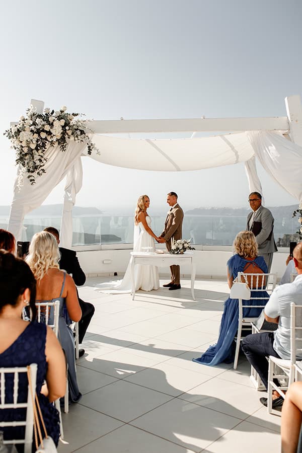 destination-wedding-santorini-magical-setting_18