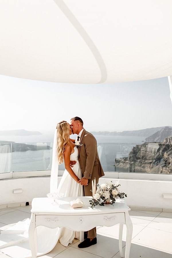 destination-wedding-santorini-magical-setting_20