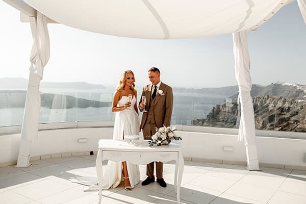 destination-wedding-santorini-magical-setting_21