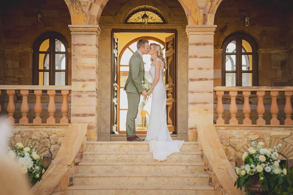 Elegant γάμος στο Κτήμα Χατζή με τα πιο όμορφα λευκά λουλούδια | Joanne & Νικόλας