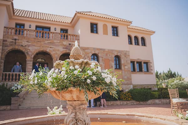 elegant-wedding-hatzi-mansion-gorgeous-white-florals_06