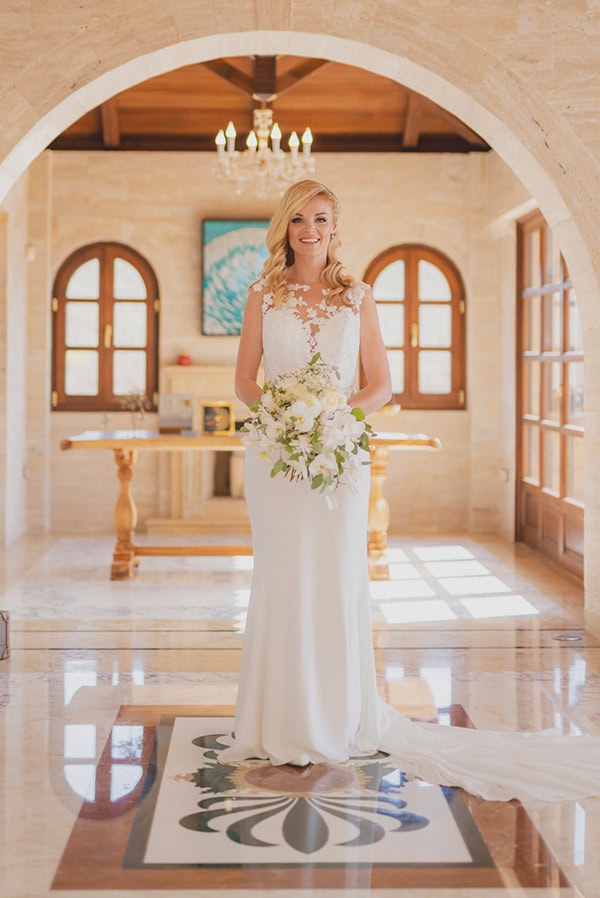elegant-wedding-hatzi-mansion-gorgeous-white-florals_07