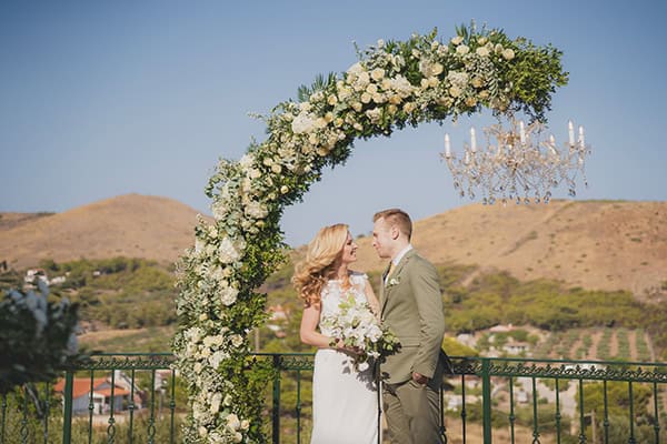 elegant-wedding-hatzi-mansion-gorgeous-white-florals_20