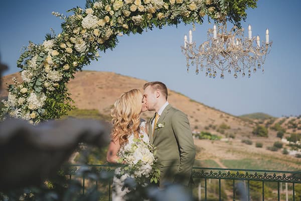 elegant-wedding-hatzi-mansion-gorgeous-white-florals_21
