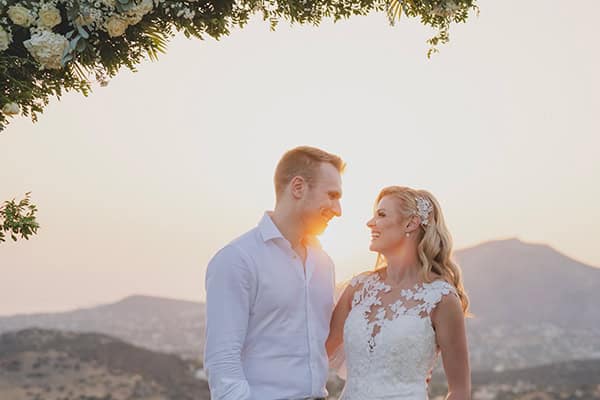 elegant-wedding-hatzi-mansion-gorgeous-white-florals_31