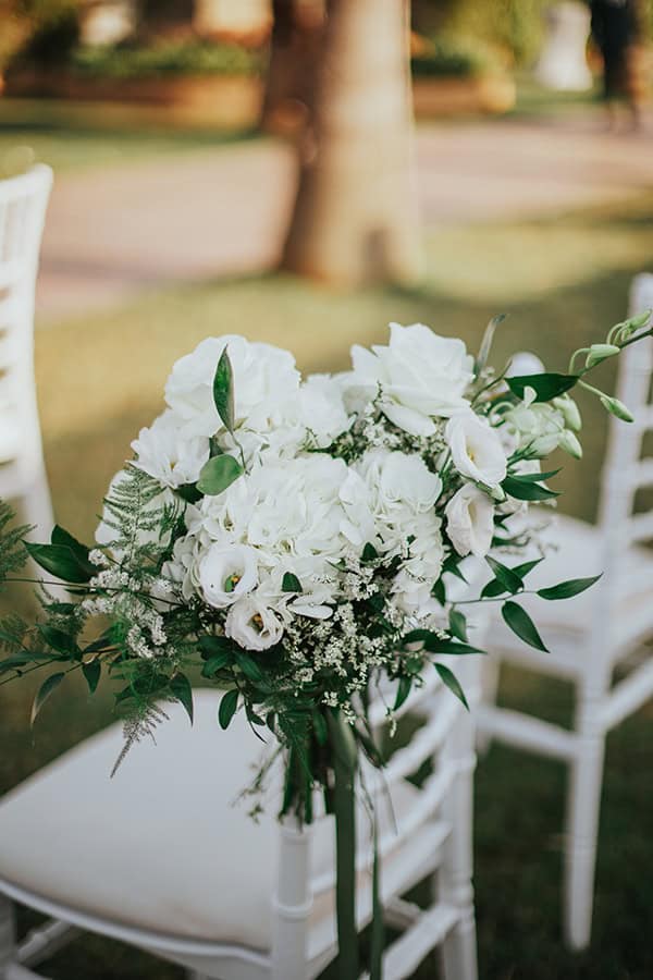 elegant-wedding-with-white-blooms_09