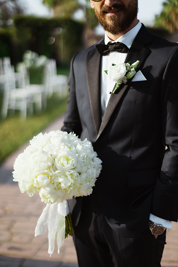 elegant-wedding-with-white-blooms_11