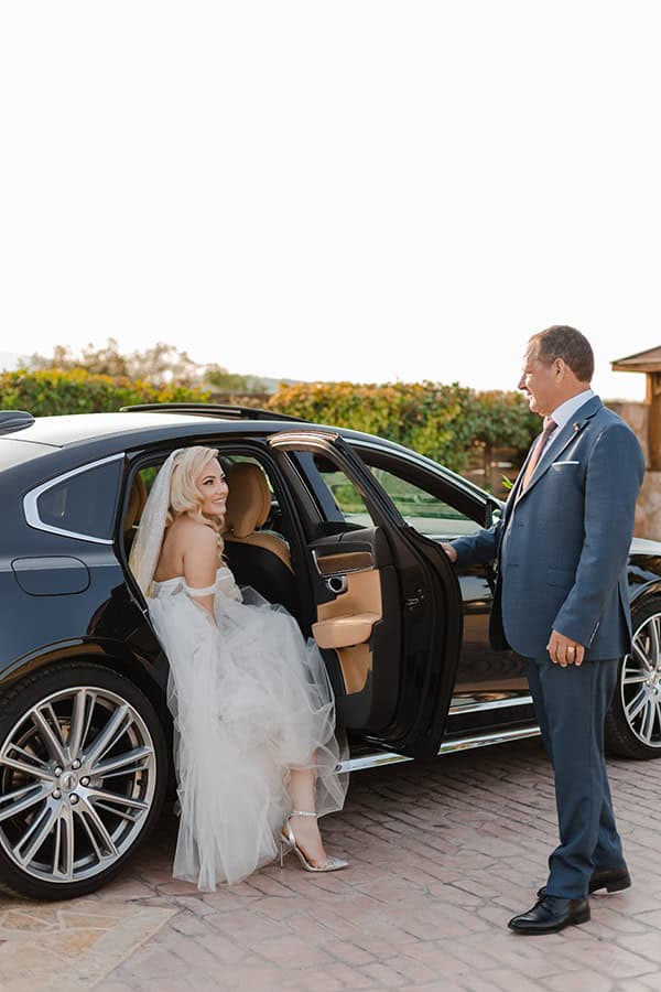 elegant-wedding-with-white-blooms_12