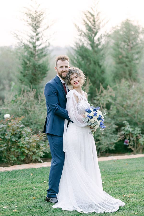 fall-wedding-athens-dark-blue-hues_01