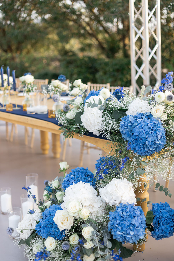 fall-wedding-athens-dark-blue-hues_25