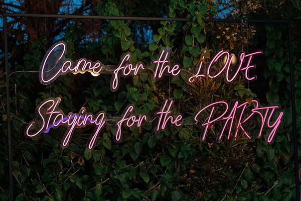 fall-wedding-athens-dark-blue-hues_28