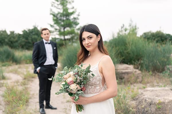 fall-wedding-livadia-pink-flowers_03