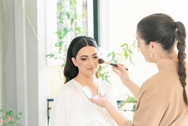 fall-wedding-livadia-pink-flowers_04x